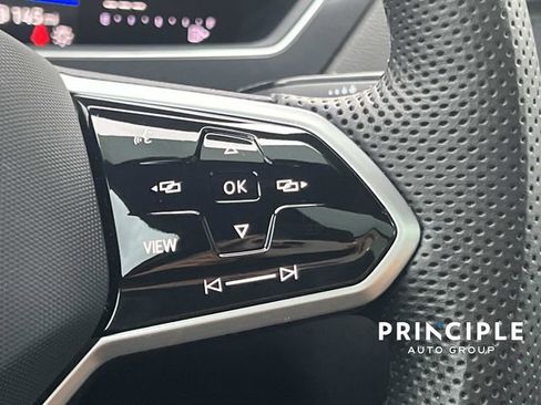 Used 2024 Volkswagen Tiguan SE R-Line image 20