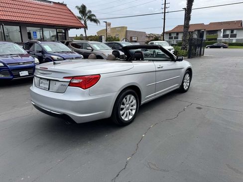 Used 2011 Chrysler 200 Touring FWD image 6