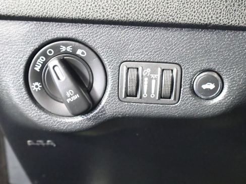 Used 2018 Dodge Charger SXT Plus RWD image 34