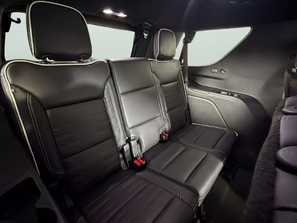 Used 2025 GMC Yukon AT4 Ultimate AWD/4WD image 35