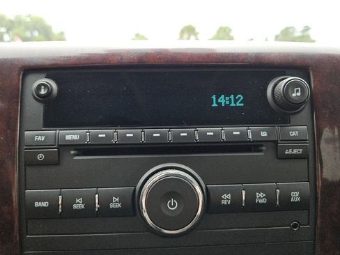 Used 2009 GMC Sierra 1500 SLE w/ Power Pack Plus RWD image 9