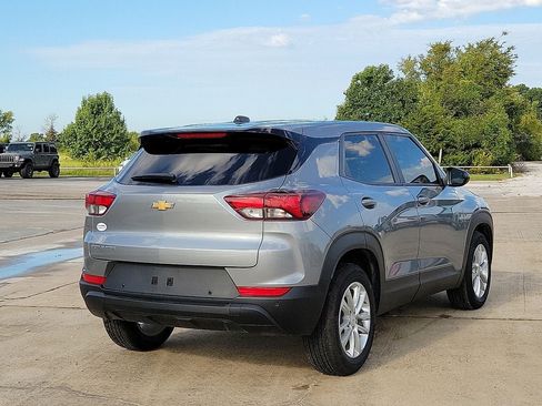 Used 2025 Chevrolet TrailBlazer LS w/ LS Convenience Package FWD image 5