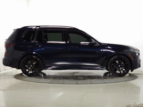 Used 2025 BMW X7 M60i image 12