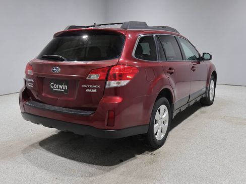 Used 2011 Subaru Outback 2.5i Premium AWD/4WD image 2