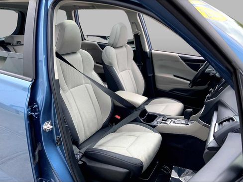Certified 2023 Subaru Forester Premium AWD/4WD image 8