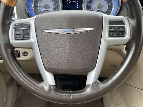 Used 2014 Chrysler 300 C AWD/4WD image 10