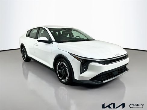 Certified 2025 Kia K4 EX FWD image 3