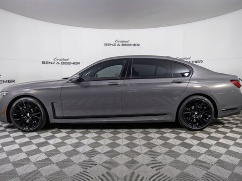 Used 2022 BMW 750i xDrive w/ M Sport Package image 9