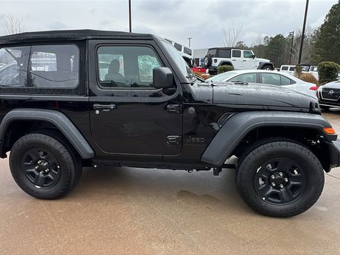 Used 2024 Jeep Wrangler Sport image 7
