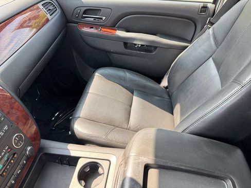Used 2013 Chevrolet Tahoe LT AWD/4WD image 27