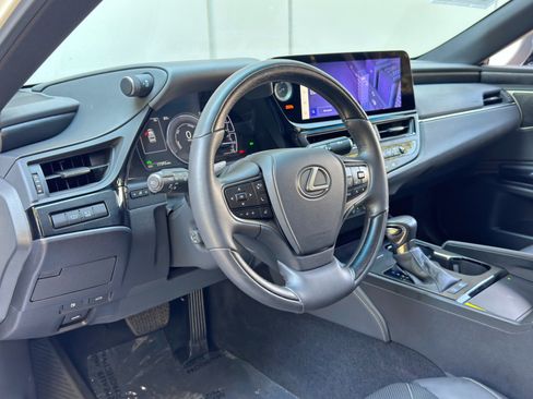 Used 2024 Lexus ES 300h w/ Accessory Package (Z2) FWD image 14