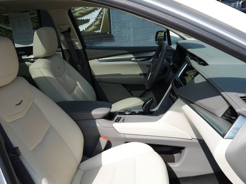 Used 2024 Cadillac XT5 Premium Luxury AWD/4WD image 9