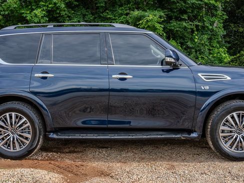 Used 2022 Nissan Armada SL w/ Captain's Chairs Package RWD image 6