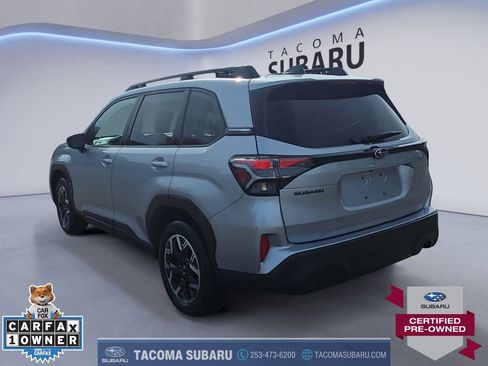 Used 2025 Subaru Forester Premium AWD/4WD image 3
