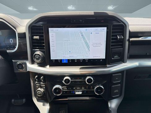 Used 2025 Ford F150 Lariat w/ Equipment Group 501A Mid image 27