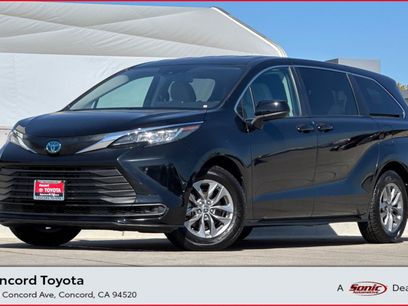 Used 2022 Toyota Sienna LE