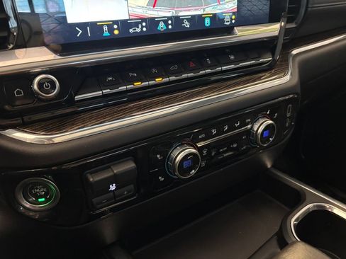 Used 2022 GMC Sierra 1500 Elevation w/ Elevation Premium Package AWD/4WD image 22