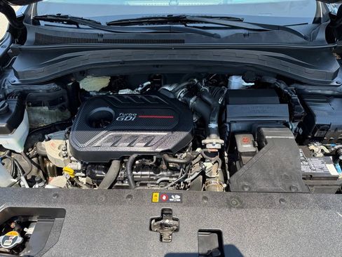 Used 2019 Hyundai Santa Fe AWD w/ Cargo Package image 11