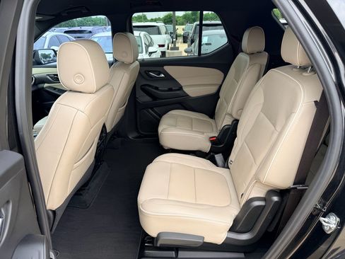 Used 2023 Chevrolet Traverse Premier AWD/4WD image 27