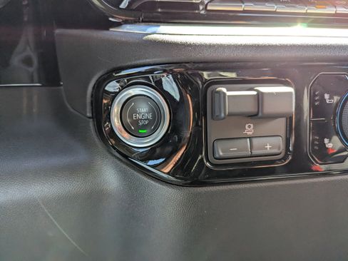 Used 2025 Chevrolet Silverado 1500 LT image 19