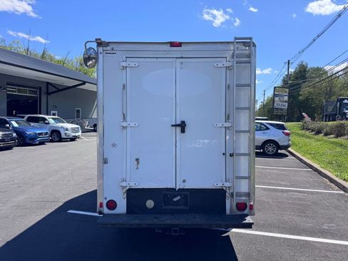 Used 2014 Chevrolet Express 3500 RWD image 3