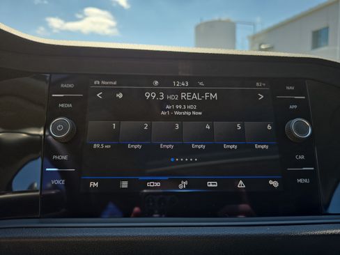 Used 2023 Volkswagen Jetta SEL FWD image 19