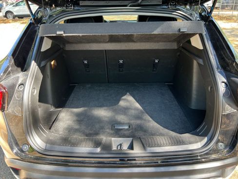 Used 2025 Chevrolet Trax LT image 27