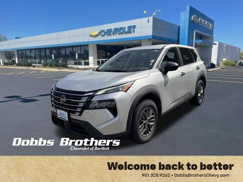 Used 2024 Nissan Rogue S FWD image 3