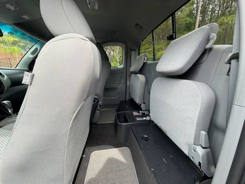 Used 2012 Toyota Tacoma 4x4 Access Cab w/ SR5 Pkg image 9