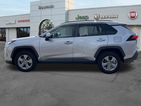 Used 2022 Toyota RAV4 XLE FWD image 4
