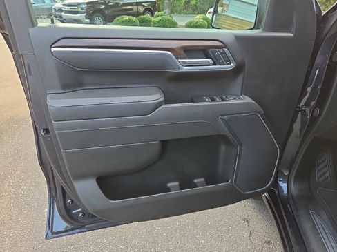 Used 2025 GMC Sierra 1500 SLT RWD image 15
