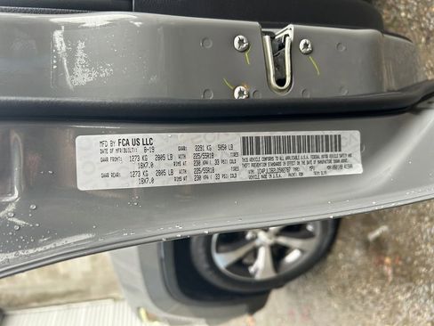 Used 2020 Jeep Cherokee Limited image 34