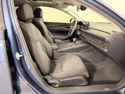 Certified 2025 Honda Accord SE image 27