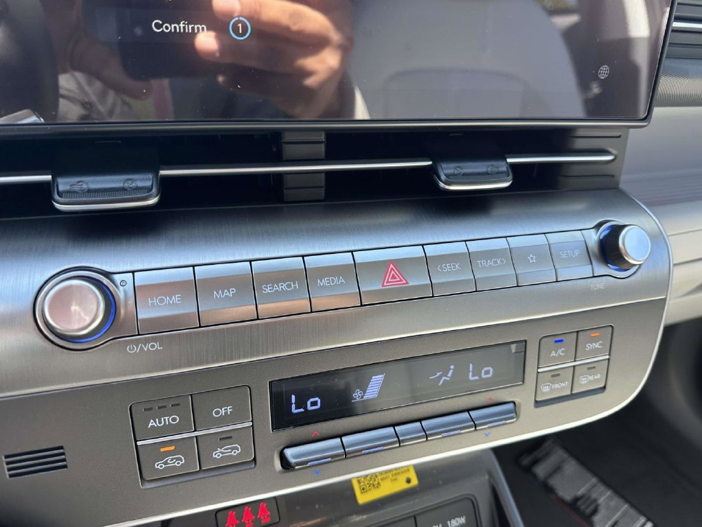 New 2026 Hyundai Kona SEL Premium AWD/4WD image 23