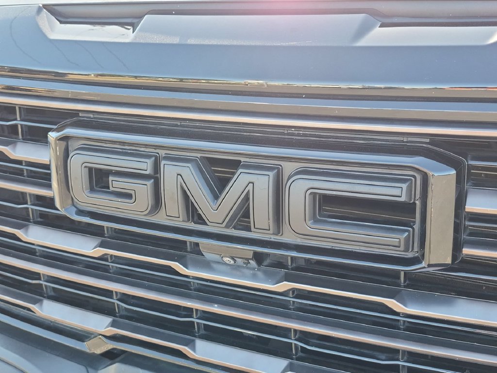 Used 2023 GMC Sierra 1500 AT4X AWD/4WD image 31