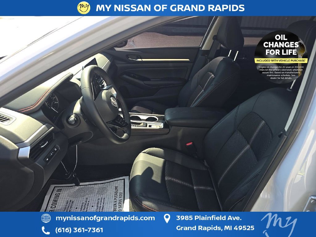 Used 2025 Nissan Altima 2.5 SR AWD/4WD image 43