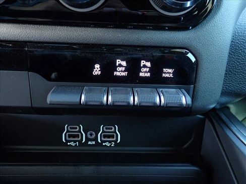 New 2026 RAM 1500 Express AWD/4WD image 18