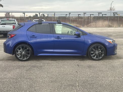 Used 2025 Toyota Corolla XSE image 3