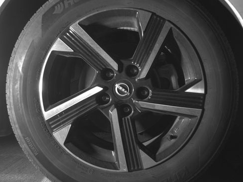 Used 2025 Nissan Sentra SV FWD image 13