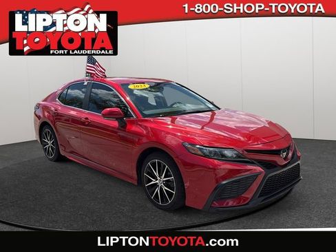 Used 2023 Toyota Camry SE image 1