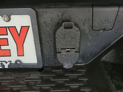 Used 2025 RAM 1500 Laramie w/ Night Edition image 19