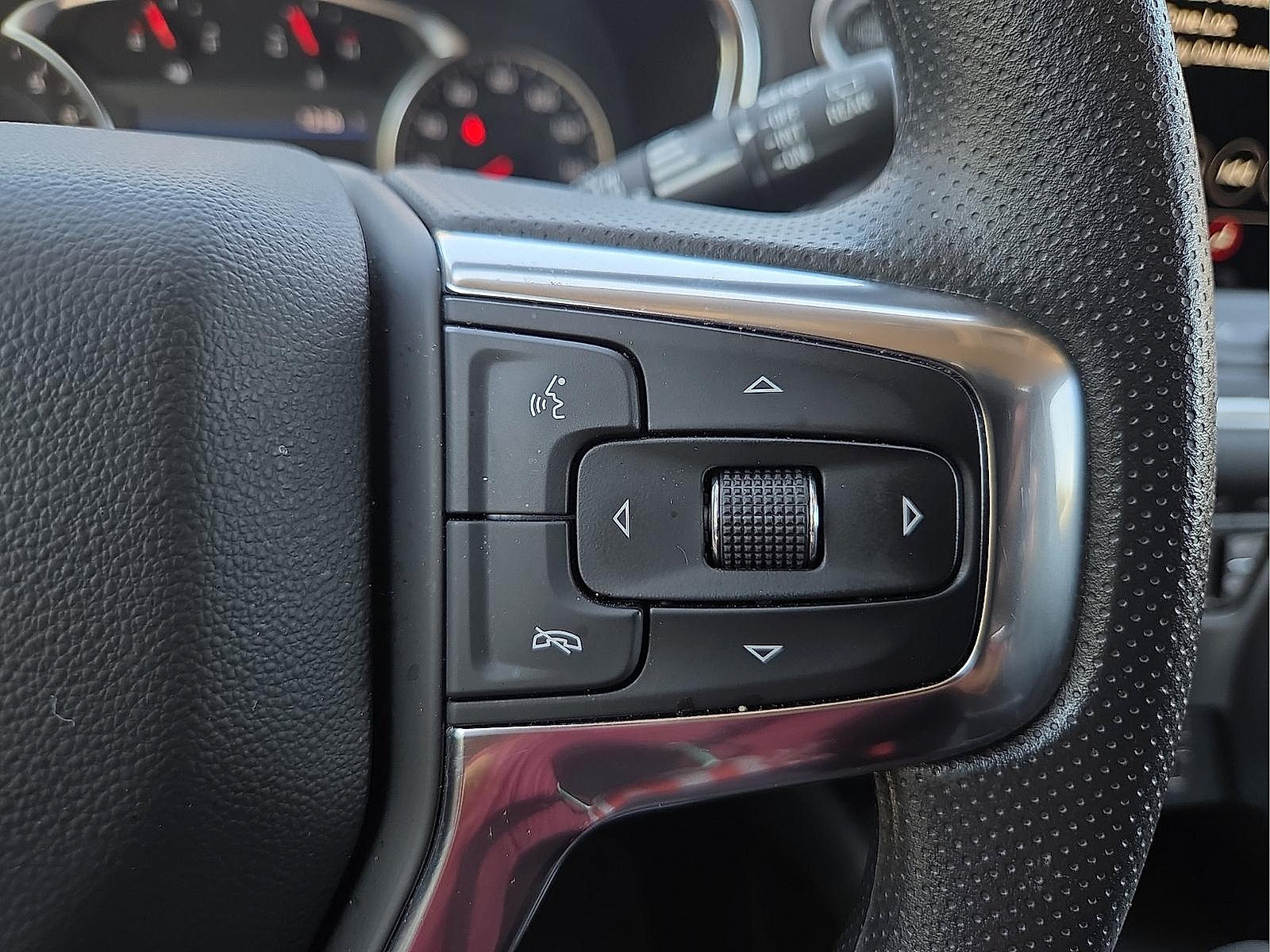Used 2025 Chevrolet Blazer LT FWD image 21