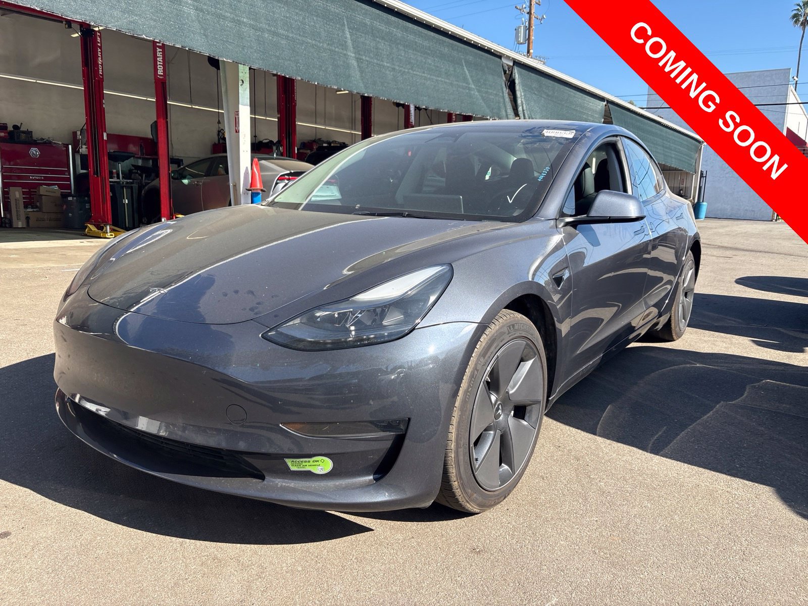 Used 2023 Tesla Model 3 Standard Range RWD image 1