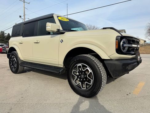Used 2025 Ford Bronco Outer Banks image 3