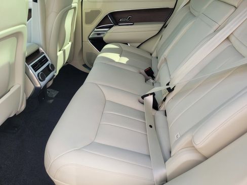 New 2025 Land Rover Range Rover SE AWD/4WD image 7