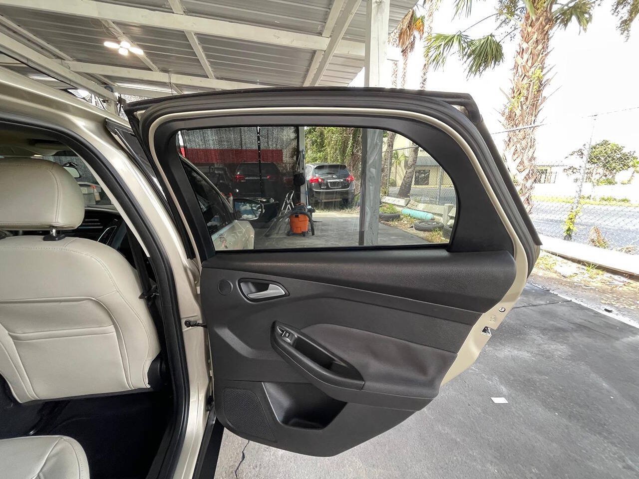 Used 2018 Ford Focus Titanium FWD image 13