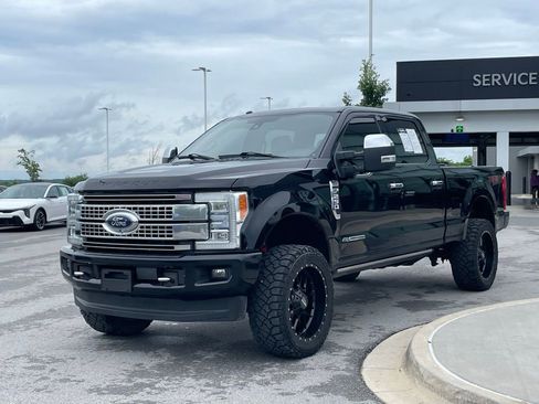 Used 2017 Ford F250 Platinum w/ Platinum Ultimate Package AWD/4WD image 3