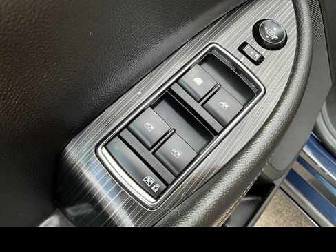 Used 2018 Chevrolet Impala LT FWD image 23