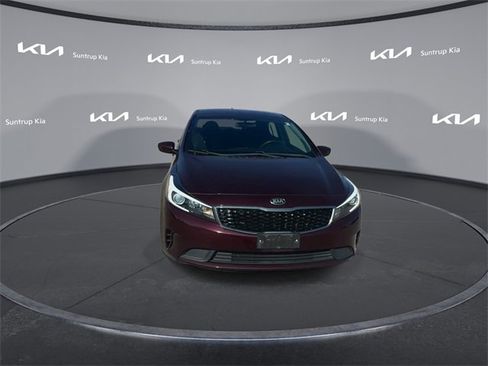 Used 2017 Kia Forte LX image 4