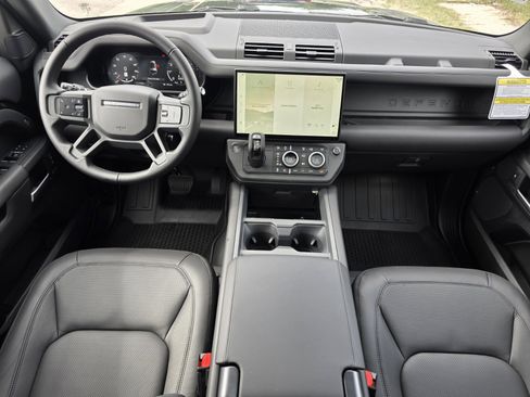 New 2026 Land Rover Defender 130 X-Dynamic SE AWD/4WD image 4